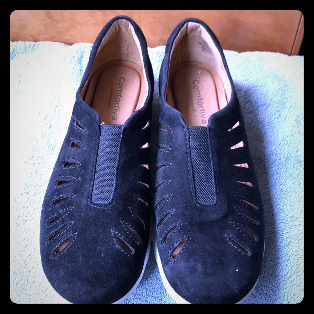 NWOT Comfortiva Slip-on Shoes